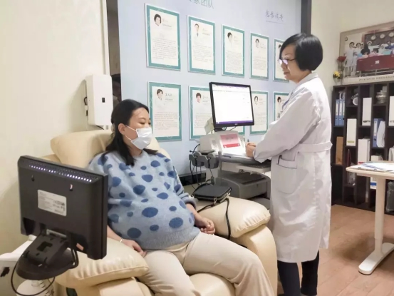 罕見(jiàn)!江城230斤孕婦順利產(chǎn)下7斤寶寶!