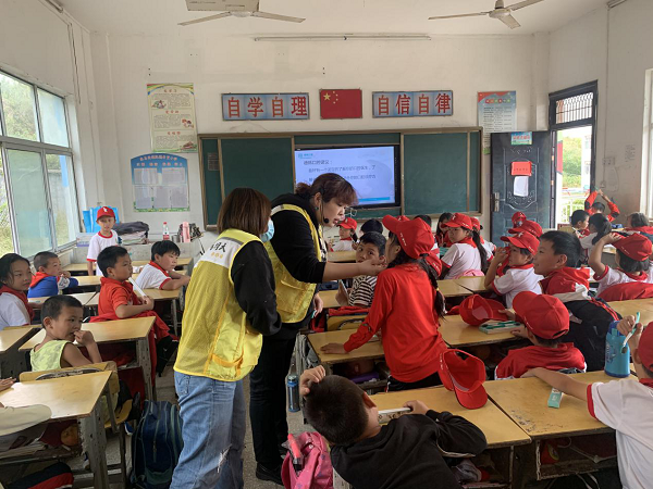 助力公益，奉獻愛(ài)心|德韓口腔走進(jìn)麻城乘馬崗凱德希望小學(xué)