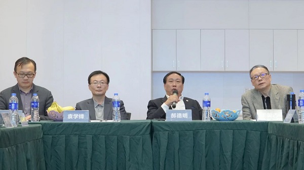 中國非公立醫療機構協(xié)會(huì )領(lǐng)導蒞臨貴陽(yáng)德韓口腔醫院考察指導工作