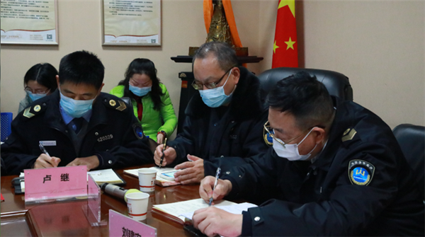 武漢市衛生計生執法督察總隊第三黨支部聯(lián)合武漢仁愛(ài)醫院黨支部開(kāi)展主題黨日活動(dòng) !